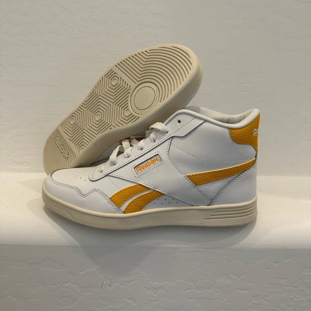 Reebok Women's Court Advance Bold High Sneaker size 9